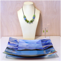 Channel View Dish with Beads